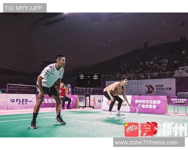 全球体育明星风采：从足球场到篮球场的传奇人物与崛起故事