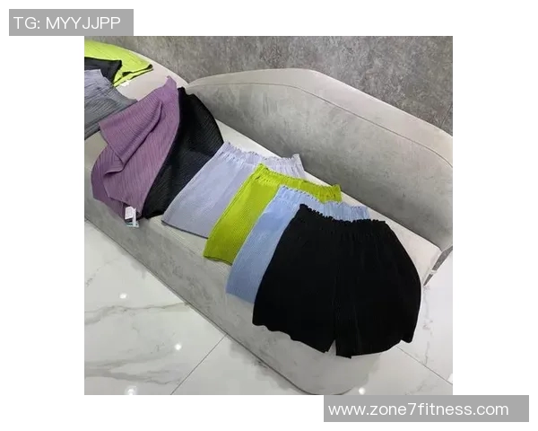 游泳衣设计潮流探索：从经典到现代，打造舒适与时尚的完美结合